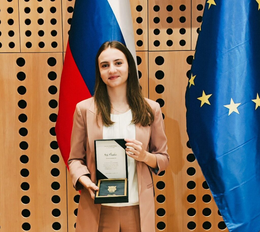 Anja Vrabec, diamantna maturantka programa Farmacevtski tehnik